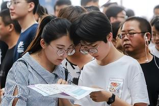 今日太阳对阵勇士首发：布克 比尔 格雷森-阿伦 杜兰特 努尔基奇